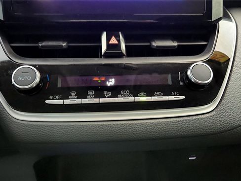 Used 2024 Toyota Corolla LE image 30