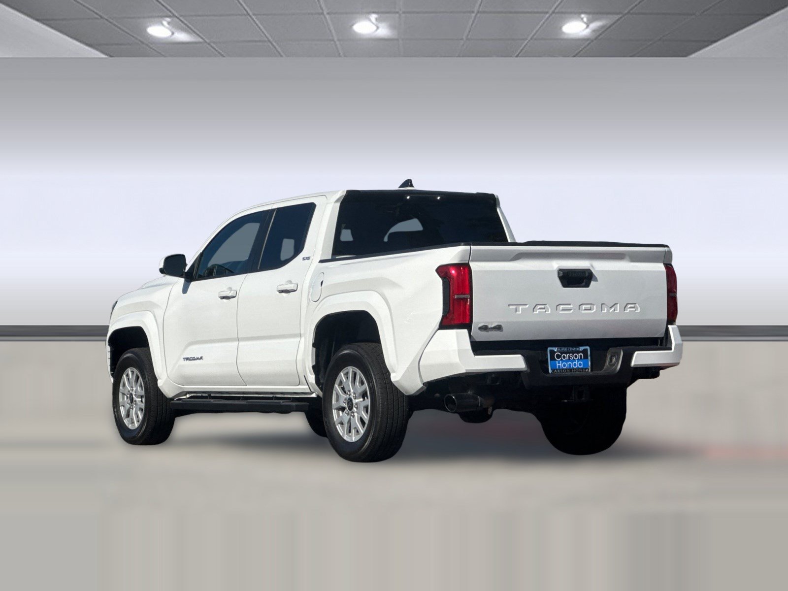 Used 2024 Toyota Tacoma SR5 AWD/4WD image 3