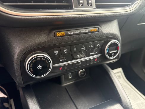 Used 2020 Ford Escape SEL AWD/4WD image 32