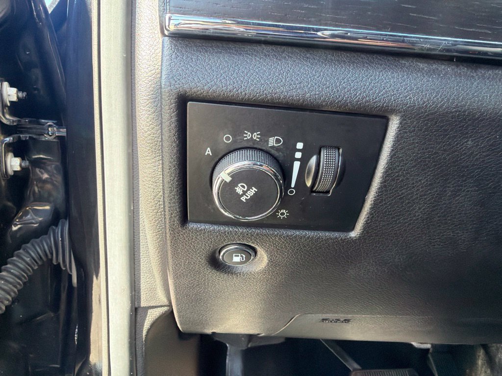 Used 2014 Jeep Grand Cherokee Summit AWD/4WD image 23
