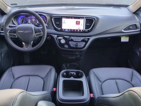 New 2026 Chrysler Pacifica Select AWD/4WD image 15