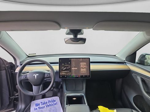 Used 2022 Tesla Model Y Long Range AWD/4WD image 21