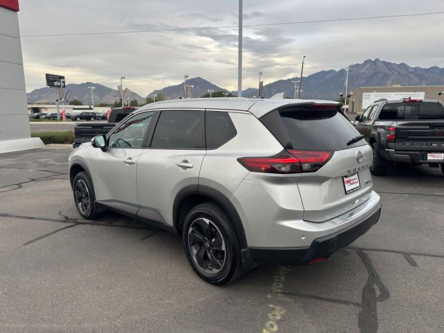 Certified 2024 Nissan Rogue SV w/ SV Premium Package AWD/4WD image 7