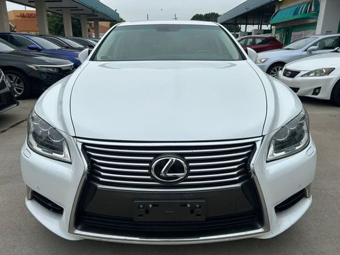 Used 2013 Lexus LS 460 w/ Comfort Pkg RWD image 8