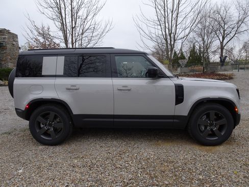 New 2026 Land Rover Defender 110 S image 13
