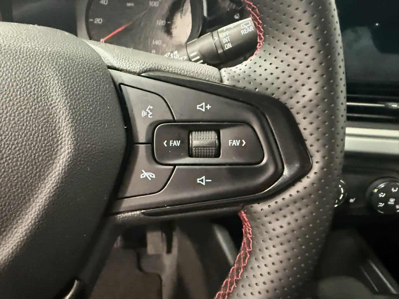 Used 2026 Chevrolet Trax RS w/ Driver Confidence Package FWD image 18