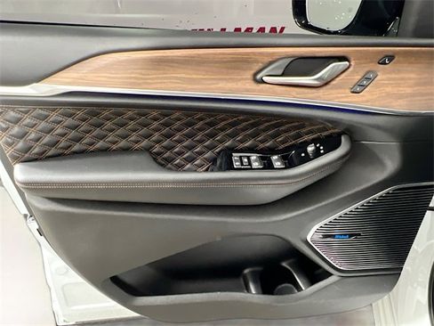 Used 2023 Jeep Grand Cherokee L Summit w/ Advanced Protech Group IV image 34