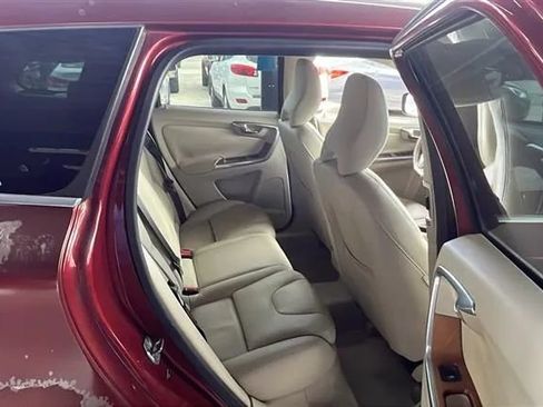 Used 2015 Volvo XC60 T5 Premier w/ Proximity Package FWD image 6