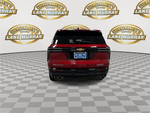 Used 2025 Chevrolet Traverse High Country image 2