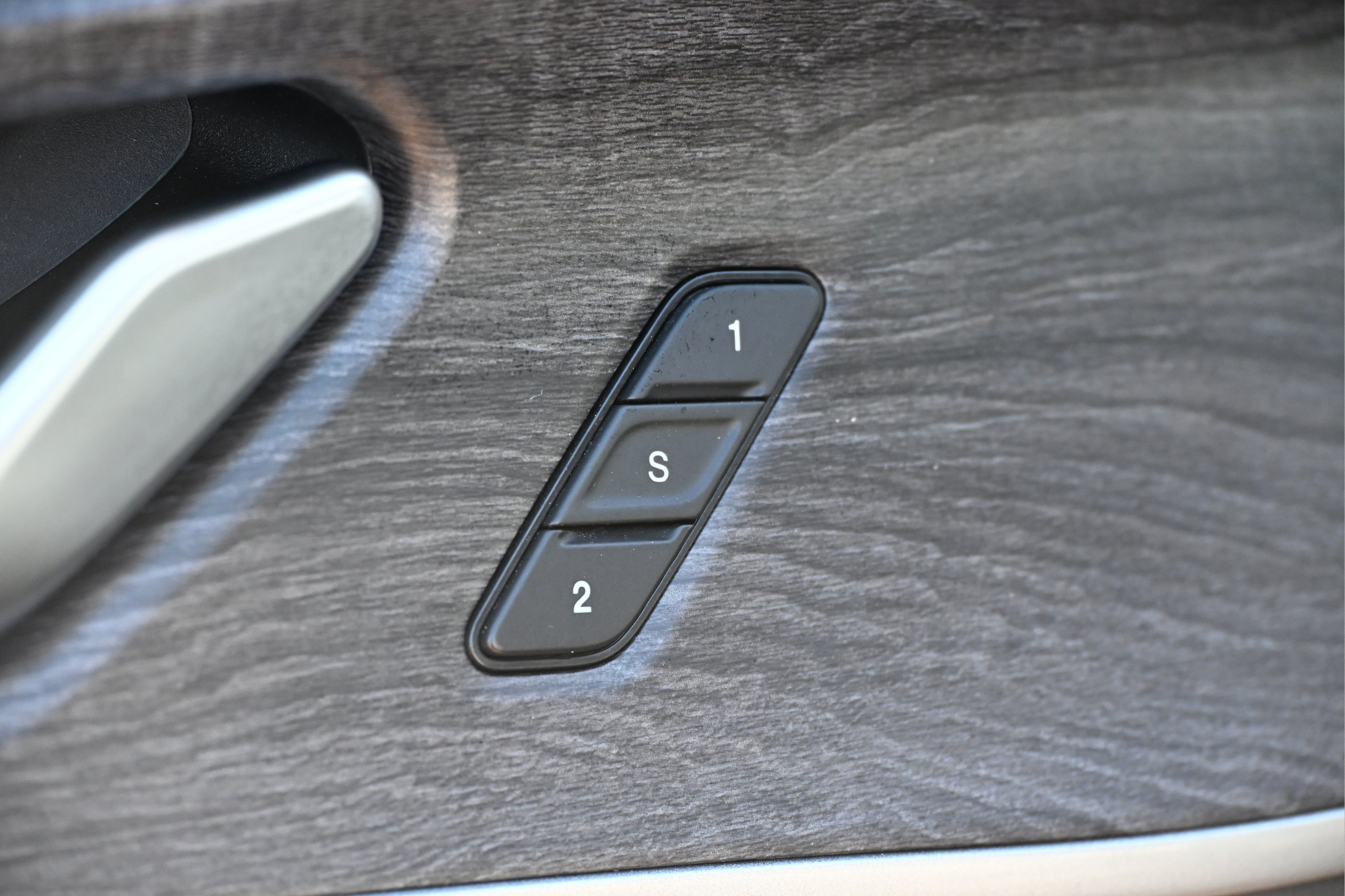 Used 2021 Jeep Grand Cherokee L Limited RWD image 19