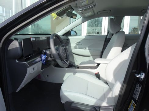 New 2026 Hyundai Kona SE AWD/4WD image 8