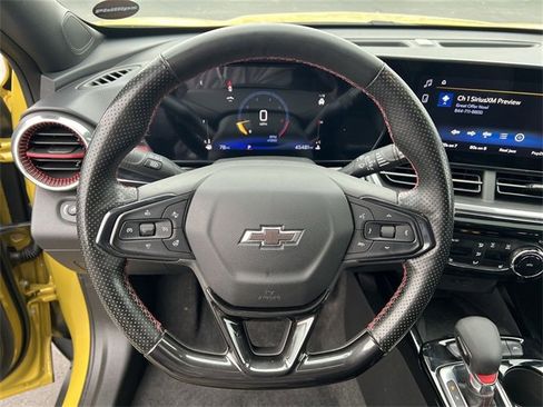 Certified 2024 Chevrolet Trax RS w/ Sunroof Package image 11