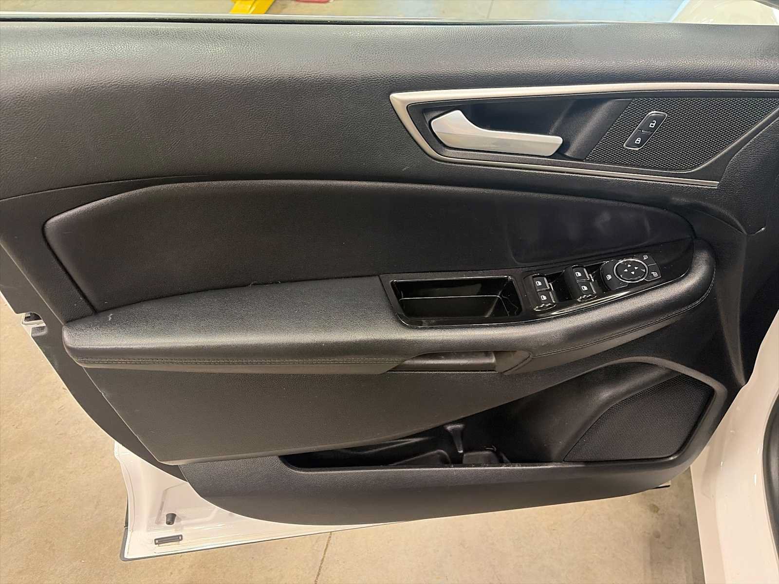 Used 2015 Ford Edge SEL w/ Equipment Group 201A AWD/4WD image 25