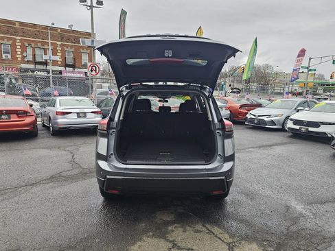 Used 2024 Nissan Rogue S AWD/4WD image 8