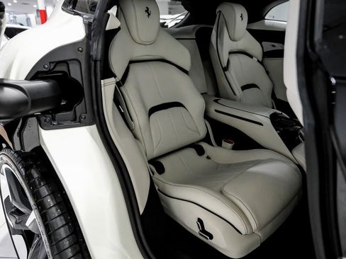 Used 2025 Ferrari Purosangue image 34