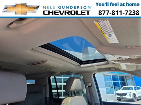 Used 2015 Chevrolet Suburban LTZ AWD/4WD image 17
