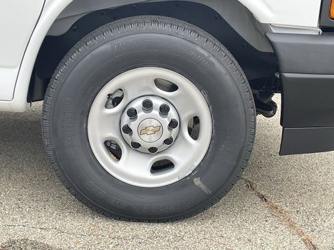 New 2025 Chevrolet Express 2500 Extended w/ Driver Convenience Package image 9