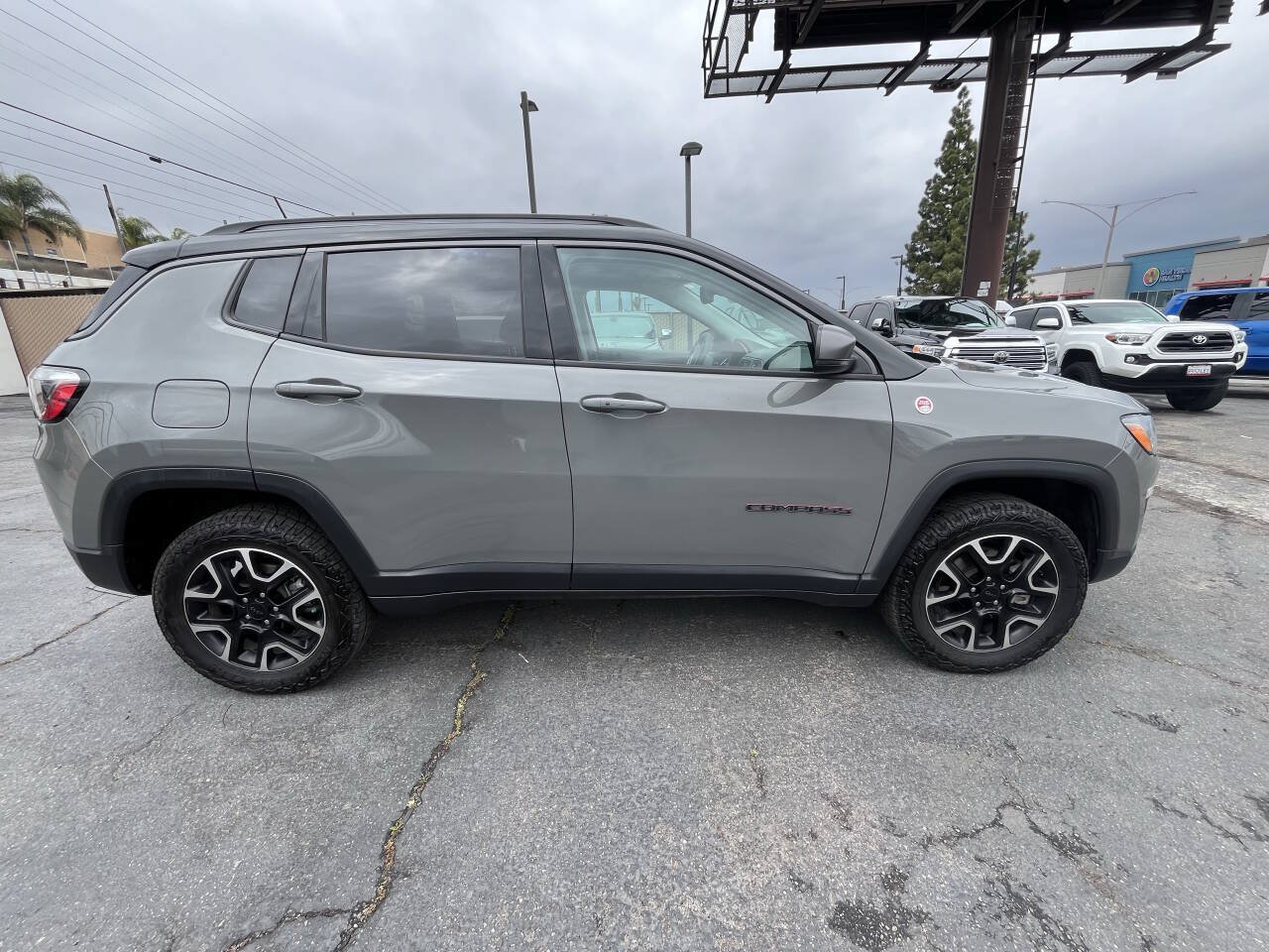 Used 2021 Jeep Compass Trailhawk w/ Sun and Sound Group AWD/4WD image 5
