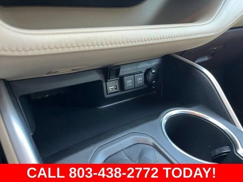 Used 2020 Toyota Highlander XLE FWD image 27