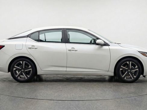 Used 2025 Nissan Sentra SV image 11