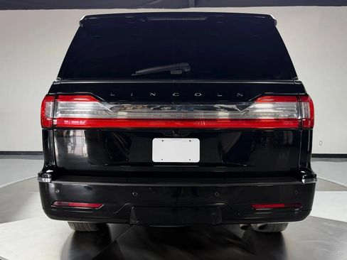 Used 2018 Lincoln Navigator Select AWD/4WD image 5