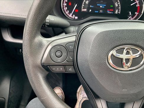 Used 2024 Toyota RAV4 XLE FWD image 23
