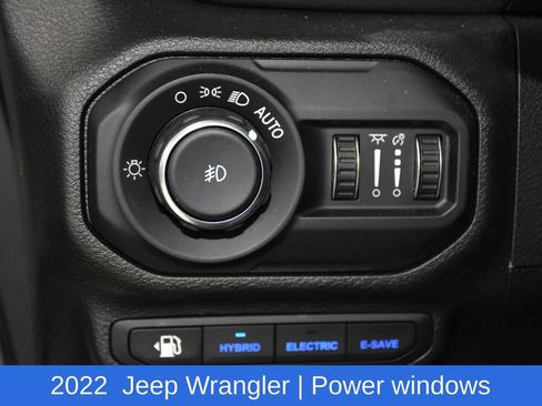 Used 2022 Jeep Wrangler Unlimited Sahara image 9