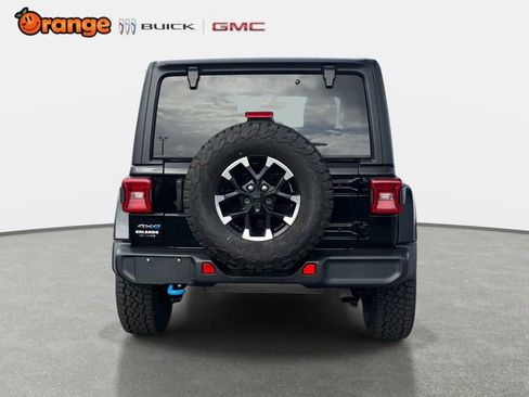 Used 2023 Jeep Wrangler Unlimited Sahara image 4