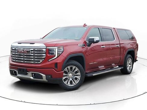 Used 2023 GMC Sierra 1500 Denali w/ Technology Package AWD/4WD image 1