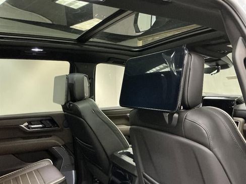 New 2026 GMC Yukon Denali Ultimate w/ LPO, Floor Liner Package AWD/4WD image 35