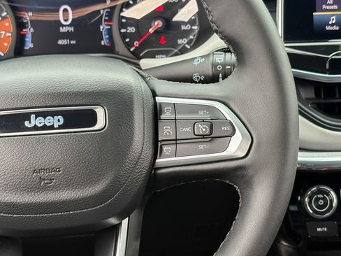 Used 2023 Jeep Compass Limited AWD/4WD image 35