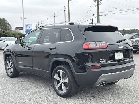 Used 2019 Jeep Cherokee Limited image 25