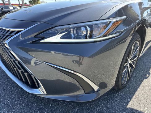 New 2025 Lexus ES 350 w/ Premium Package image 9