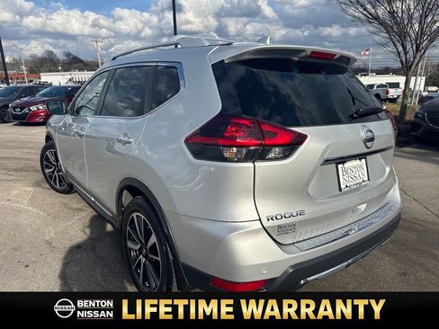 Used 2019 Nissan Rogue SL w/ Premium Package image 6