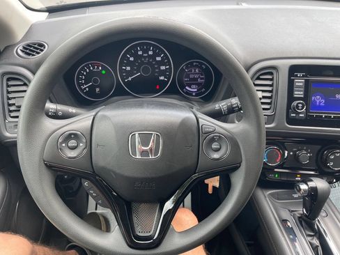 Used 2018 Honda HR-V LX image 17