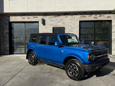 Used 2022 Ford Bronco Outer Banks AWD/4WD image 1
