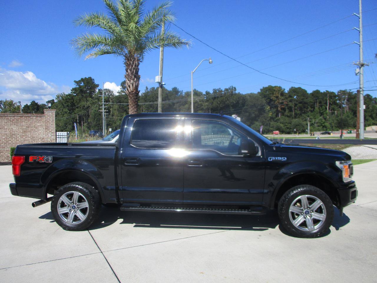 Used 2018 Ford F150 XLT w/ Equipment Group 302A Luxury AWD/4WD image 1