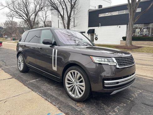 Used 2023 Land Rover Range Rover Long Wheelbase First Edition image 7