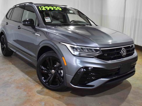 Used 2024 Volkswagen Tiguan SE R-Line image 3
