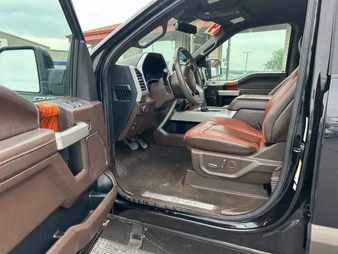 Used 2019 Ford F150 King Ranch w/ Equipment Group 601A Luxury AWD/4WD image 5