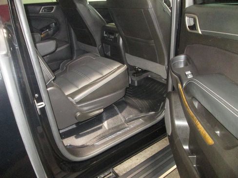 Used 2017 GMC Yukon XL Denali w/ Open Road Package image 34