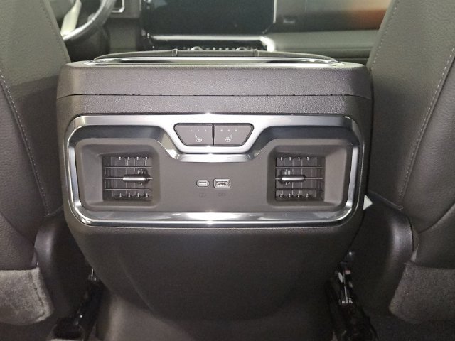 Used 2023 GMC Sierra 1500 Denali w/ Technology Package AWD/4WD image 29
