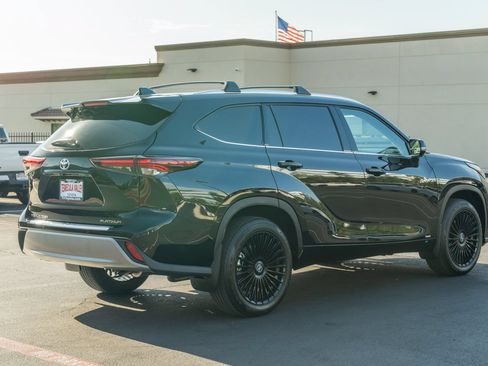 Certified 2026 Toyota Highlander Platinum AWD/4WD image 11