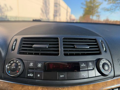 Used 2007 Mercedes-Benz E 350 4MATIC Sedan image 24