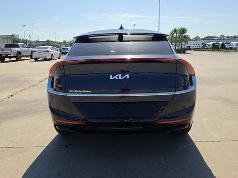 New 2026 Kia EV6 Wind RWD image 7