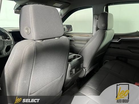 Used 2023 Chevrolet Silverado 1500 LT w/ Z71 Off-Road Package AWD/4WD image 23