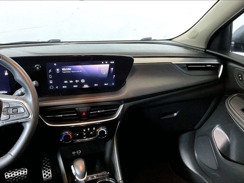 Used 2024 Buick Encore GX Sport Touring AWD/4WD image 5