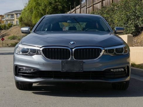 Used 2018 BMW 530e image 3