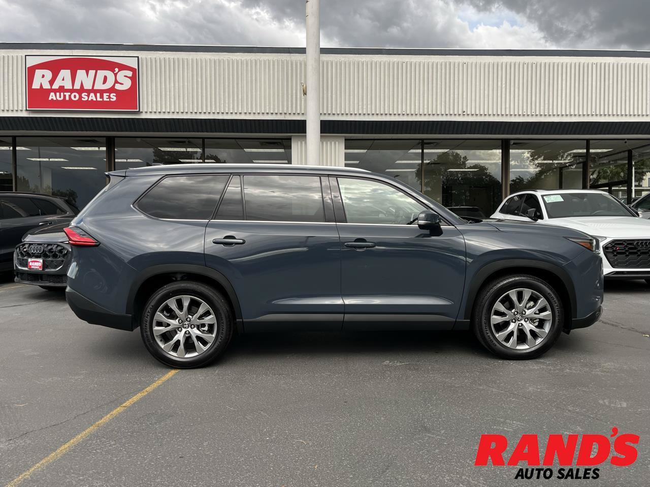 Used 2024 Toyota Grand Highlander AWD image 1