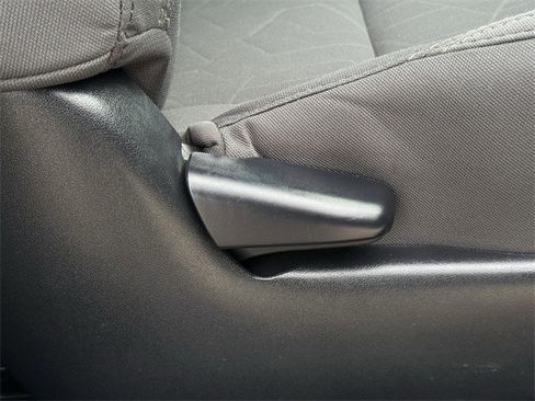 Used 2019 Toyota Tacoma TRD Sport w/ Technology Package image 31